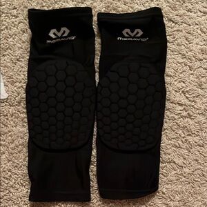McDavid Black Knee Pads